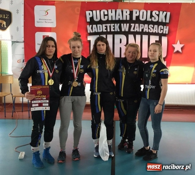 Zdjęcie w galerii na portalu naszraciborz.pl: Zapaśniczki Unii Racibórz z medalami na zawodach w Łukowie wiadomości z regionu