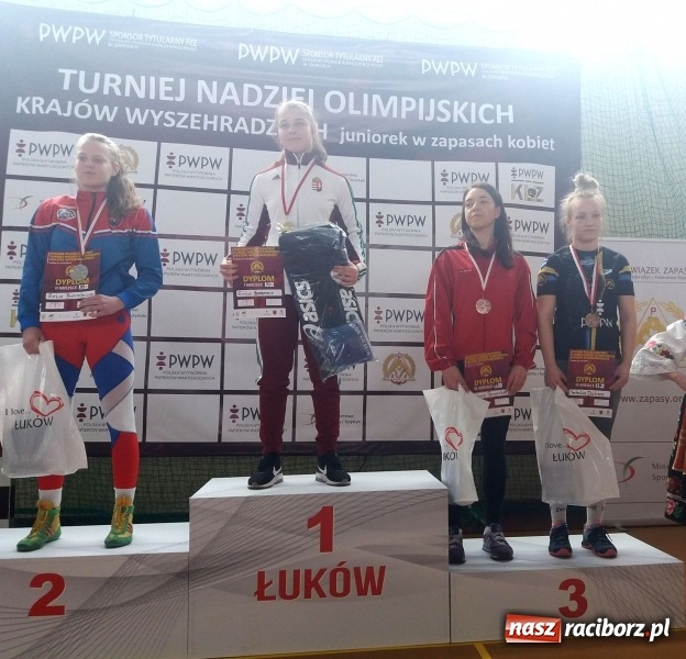 Zdjęcie w galerii na portalu naszraciborz.pl: Zapaśniczki Unii Racibórz z medalami na zawodach w Łukowie wiadomości z regionu