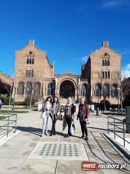 Zdjęcie w galerii na portalu naszraciborz.pl: Uczniowie II LO na wycieczce w Barcelonie wiadomości z regionu