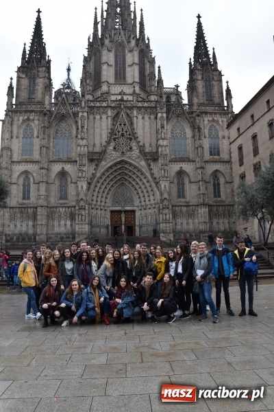 Zdjęcie w galerii na portalu naszraciborz.pl: Uczniowie II LO na wycieczce w Barcelonie wiadomości z regionu