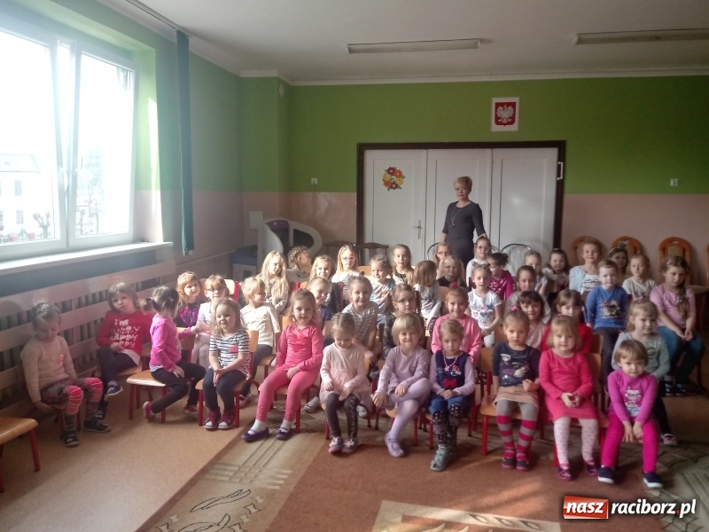 Zdjęcie w galerii na portalu naszraciborz.pl: Dzień Kobiet w Przedszkolu nr 1 w Kuźni Raciborskiej wiadomości z regionu