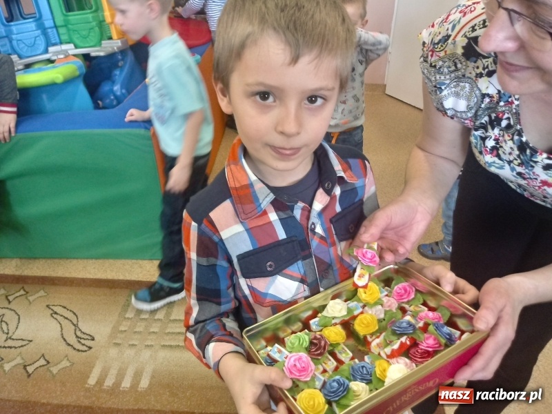 Zdjęcie w galerii na portalu naszraciborz.pl: Dzień Kobiet w Przedszkolu nr 1 w Kuźni Raciborskiej wiadomości z regionu