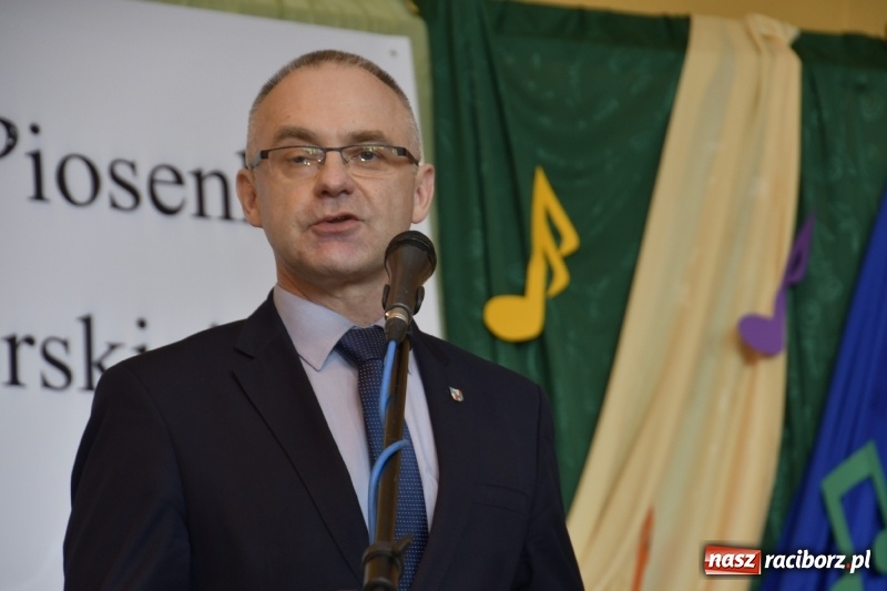 Zdjęcie w galerii na portalu naszraciborz.pl: Koncert Laureatów Powiatowego Festiwalu Piosenki Turystycznej, Harcerskiej i Patriotycznej w Krzanowicach wiadomości z regionu