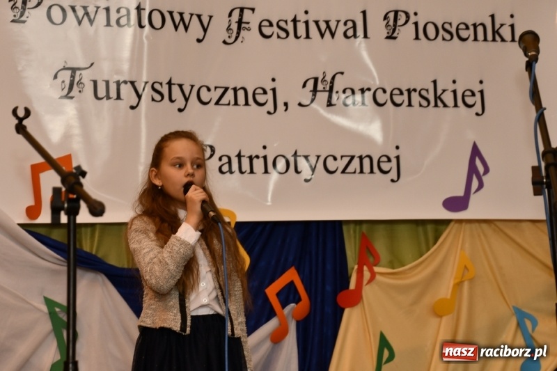 Zdjęcie w galerii na portalu naszraciborz.pl: Koncert Laureatów Powiatowego Festiwalu Piosenki Turystycznej, Harcerskiej i Patriotycznej w Krzanowicach wiadomości z regionu