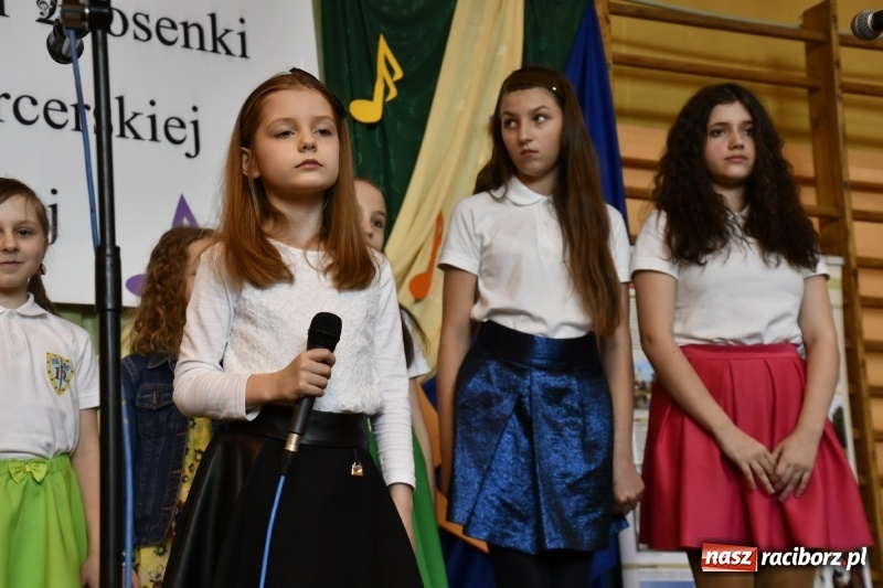 Zdjęcie w galerii na portalu naszraciborz.pl: Koncert Laureatów Powiatowego Festiwalu Piosenki Turystycznej, Harcerskiej i Patriotycznej w Krzanowicach wiadomości z regionu