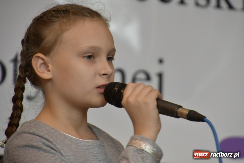 Zdjęcie w galerii na portalu naszraciborz.pl: Koncert Laureatów Powiatowego Festiwalu Piosenki Turystycznej, Harcerskiej i Patriotycznej w Krzanowicach wiadomości z regionu