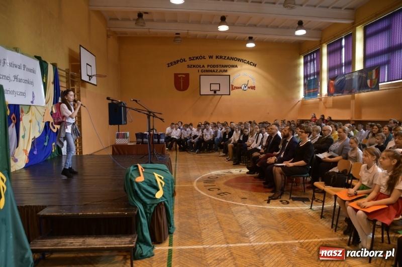 Zdjęcie w galerii na portalu naszraciborz.pl: Koncert Laureatów Powiatowego Festiwalu Piosenki Turystycznej, Harcerskiej i Patriotycznej w Krzanowicach wiadomości z regionu