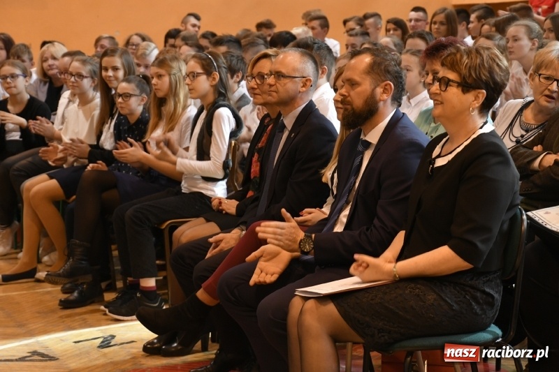 Zdjęcie w galerii na portalu naszraciborz.pl: Koncert Laureatów Powiatowego Festiwalu Piosenki Turystycznej, Harcerskiej i Patriotycznej w Krzanowicach wiadomości z regionu