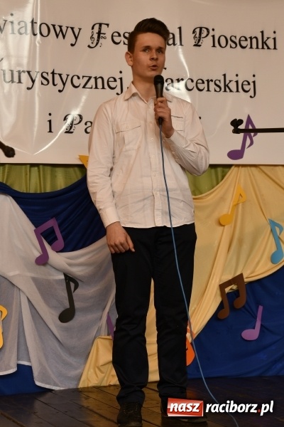 Zdjęcie w galerii na portalu naszraciborz.pl: Koncert Laureatów Powiatowego Festiwalu Piosenki Turystycznej, Harcerskiej i Patriotycznej w Krzanowicach wiadomości z regionu