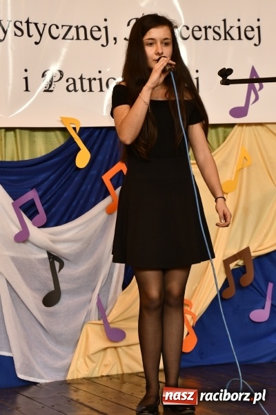 Zdjęcie w galerii na portalu naszraciborz.pl: Koncert Laureatów Powiatowego Festiwalu Piosenki Turystycznej, Harcerskiej i Patriotycznej w Krzanowicach wiadomości z regionu