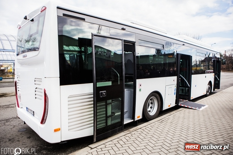 Zdjęcie w galerii na portalu naszraciborz.pl: Raciborski PKS zaprezentował kolejny autobus zasilany gazem wiadomości z regionu