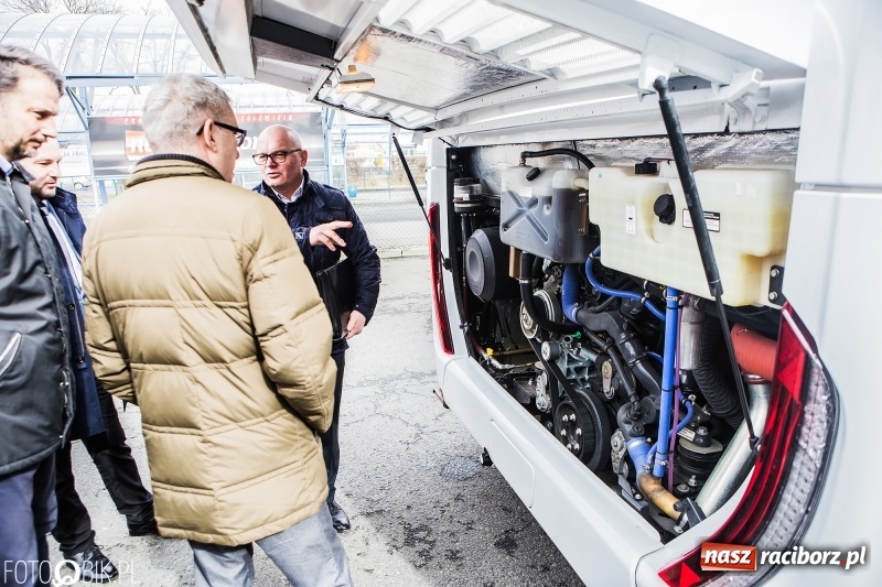 Zdjęcie w galerii na portalu naszraciborz.pl: Raciborski PKS zaprezentował kolejny autobus zasilany gazem wiadomości z regionu
