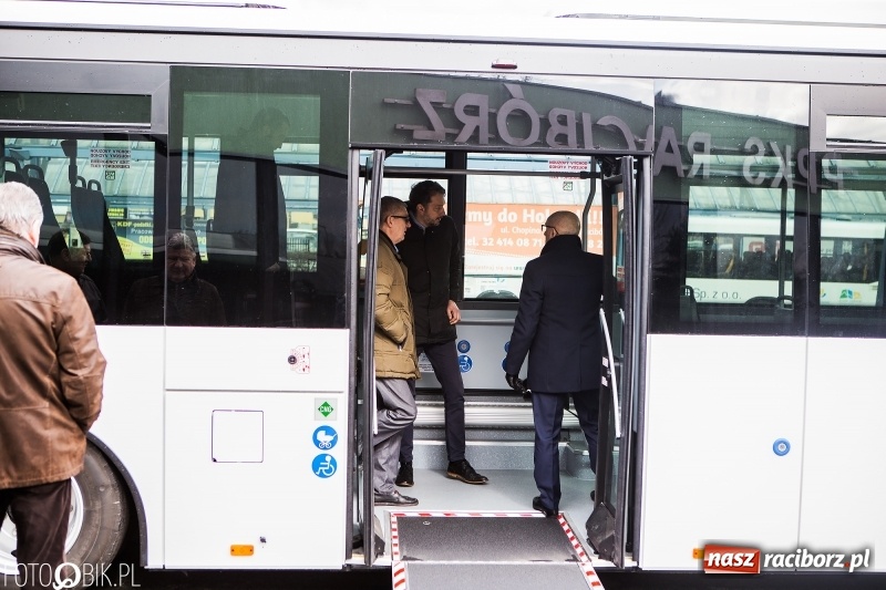 Zdjęcie w galerii na portalu naszraciborz.pl: Raciborski PKS zaprezentował kolejny autobus zasilany gazem wiadomości z regionu