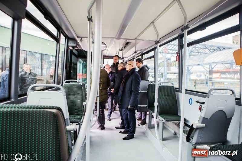 Zdjęcie w galerii na portalu naszraciborz.pl: Raciborski PKS zaprezentował kolejny autobus zasilany gazem wiadomości z regionu