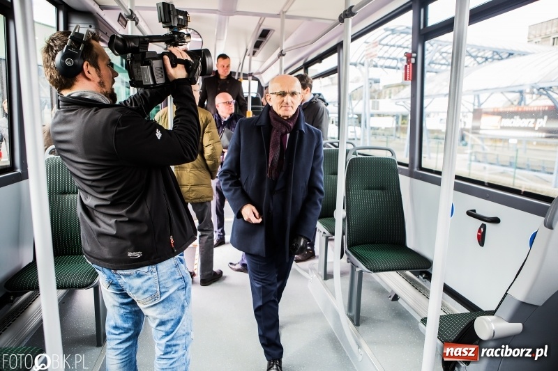 Zdjęcie w galerii na portalu naszraciborz.pl: Raciborski PKS zaprezentował kolejny autobus zasilany gazem wiadomości z regionu