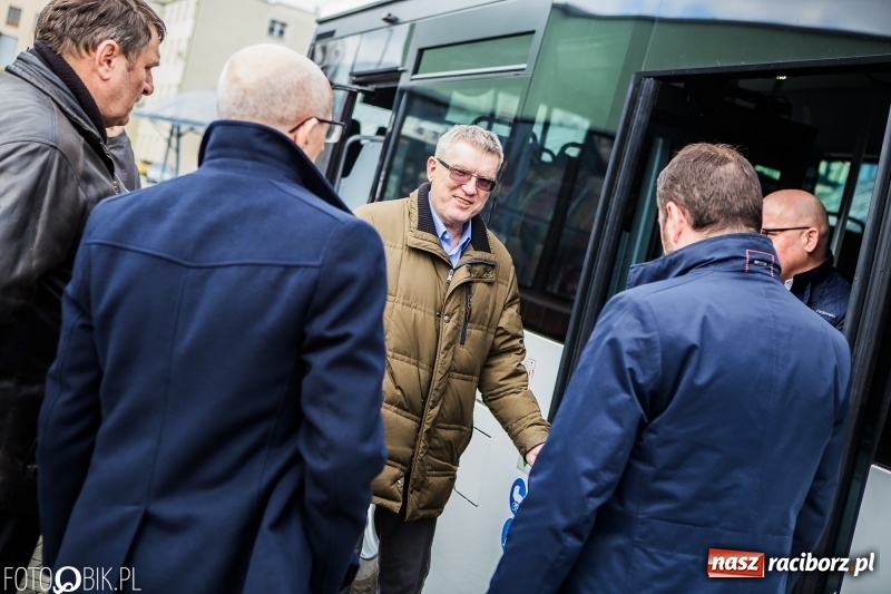Zdjęcie w galerii na portalu naszraciborz.pl: Raciborski PKS zaprezentował kolejny autobus zasilany gazem wiadomości z regionu