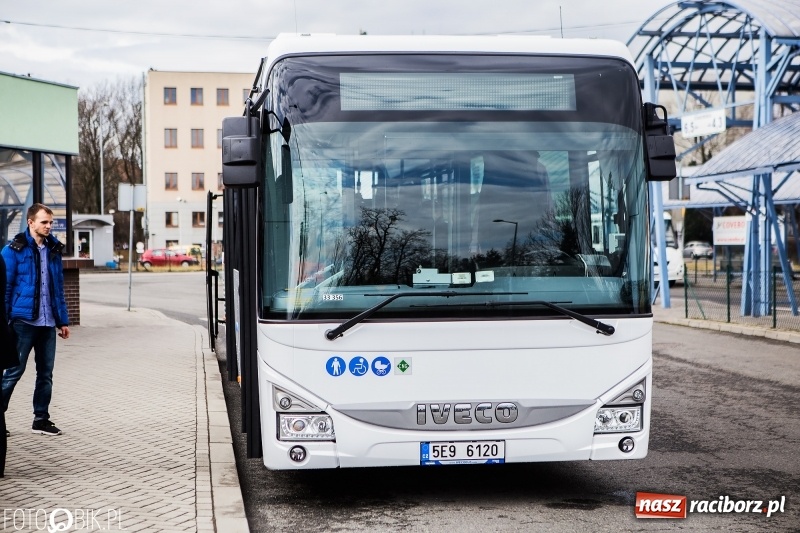 Zdjęcie w galerii na portalu naszraciborz.pl: Raciborski PKS zaprezentował kolejny autobus zasilany gazem wiadomości z regionu