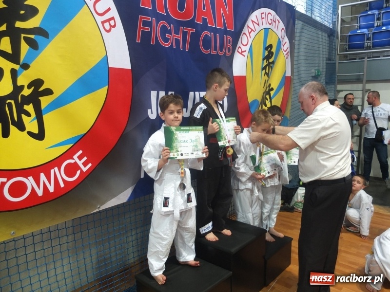 Zdjęcie w galerii na portalu naszraciborz.pl: Raciborzanie z Łamatora na katowickich matach  wiadomości z regionu