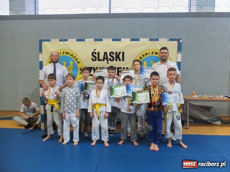 Zdjęcie w galerii na portalu naszraciborz.pl: Raciborzanie z Łamatora na katowickich matach  wiadomości z regionu