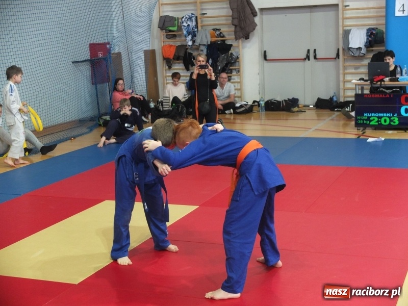 Zdjęcie w galerii na portalu naszraciborz.pl: Raciborzanie z Łamatora na katowickich matach  wiadomości z regionu