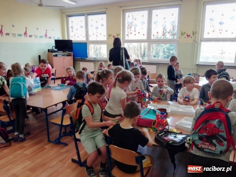 Zdjęcie w galerii na portalu naszraciborz.pl: Dzień otwarty w SP15 wiadomości z regionu