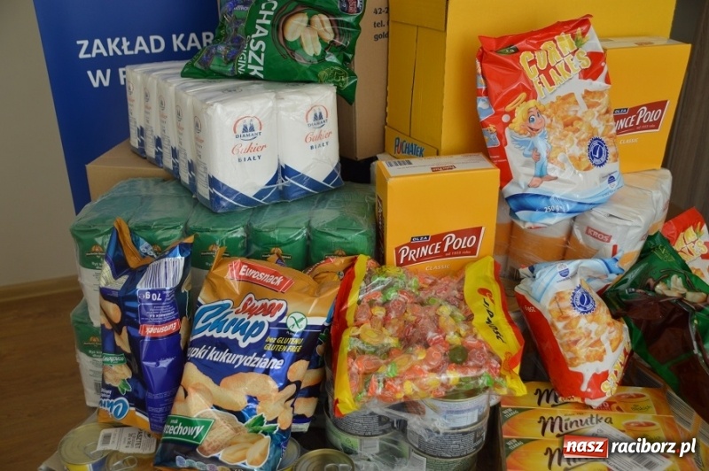 Zdjęcie w galerii na portalu naszraciborz.pl: Funkcjonariusze SW z Raciborza przygotowują Świąteczny koszyk dla Polaków na Kresach wiadomości z regionu
