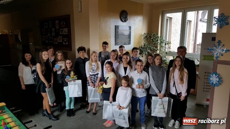 Zdjęcie w galerii na portalu naszraciborz.pl: W Tworkowie wyłoniono mistrzów pamięci liczby PI wiadomości z regionu