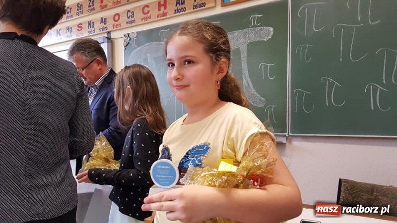 Zdjęcie w galerii na portalu naszraciborz.pl: W Tworkowie wyłoniono mistrzów pamięci liczby PI wiadomości z regionu