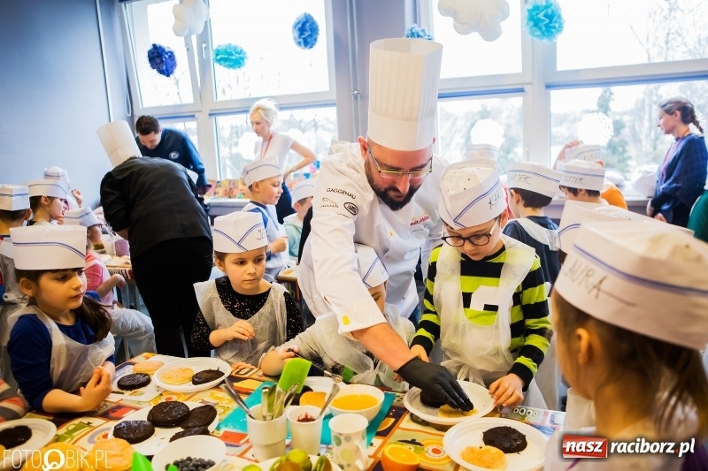 Zdjęcie w galerii na portalu naszraciborz.pl: Warsztaty Zdrowe słodkości w SP 1 wiadomości z regionu