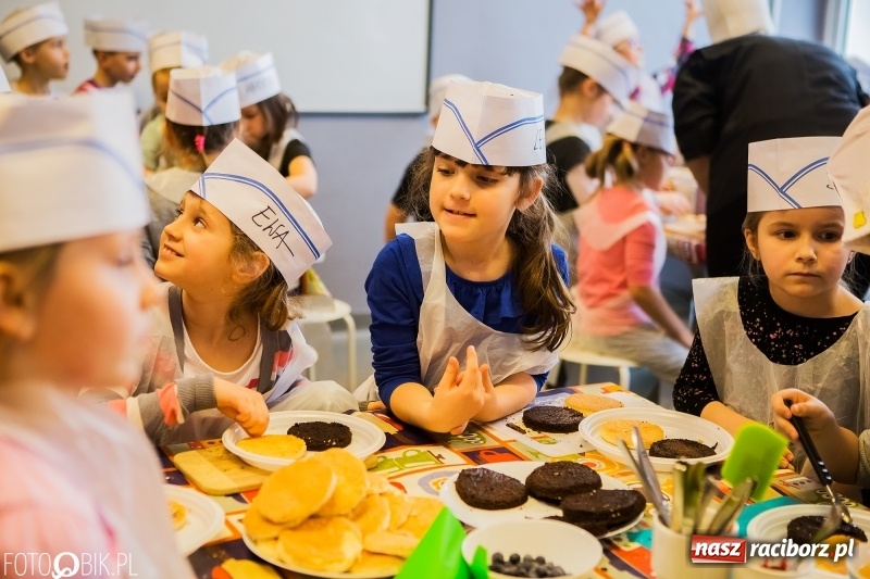 Zdjęcie w galerii na portalu naszraciborz.pl: Warsztaty Zdrowe słodkości w SP 1 wiadomości z regionu