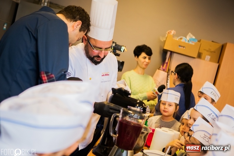 Zdjęcie w galerii na portalu naszraciborz.pl: Warsztaty Zdrowe słodkości w SP 1 wiadomości z regionu