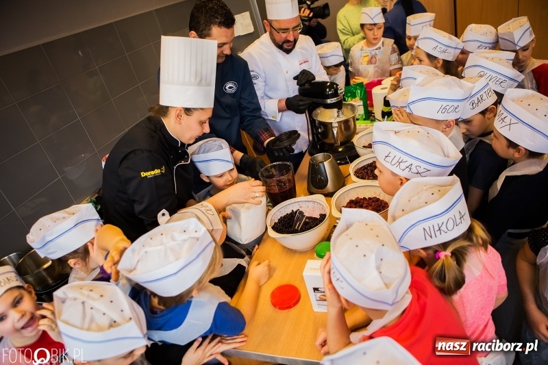 Zdjęcie w galerii na portalu naszraciborz.pl: Warsztaty Zdrowe słodkości w SP 1 wiadomości z regionu