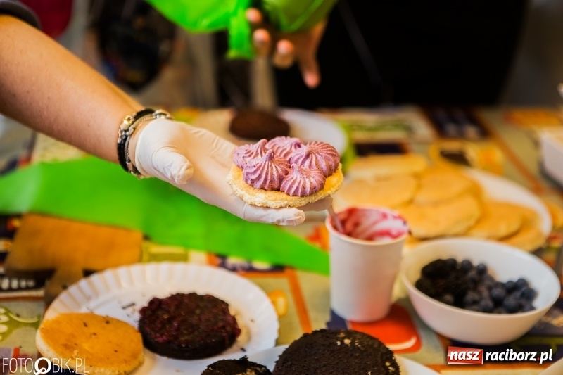 Zdjęcie w galerii na portalu naszraciborz.pl: Warsztaty Zdrowe słodkości w SP 1 wiadomości z regionu