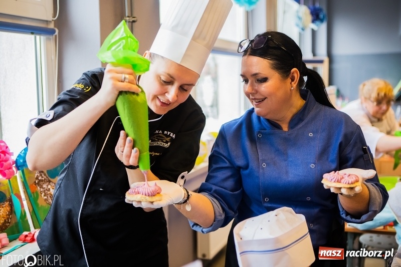 Zdjęcie w galerii na portalu naszraciborz.pl: Warsztaty Zdrowe słodkości w SP 1 wiadomości z regionu