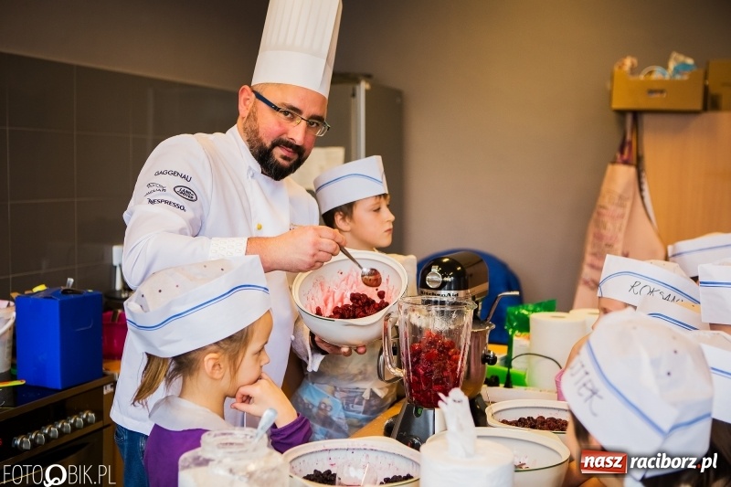 Zdjęcie w galerii na portalu naszraciborz.pl: Warsztaty Zdrowe słodkości w SP 1 wiadomości z regionu