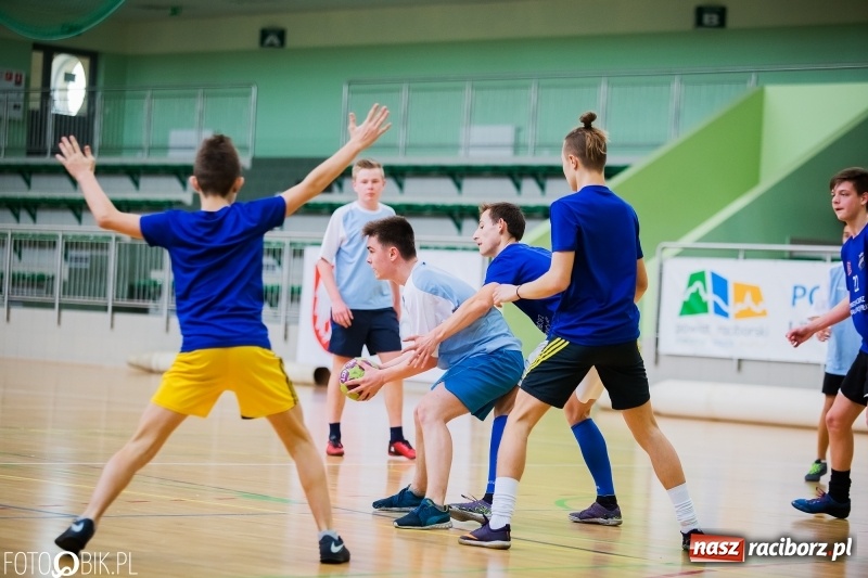 Zdjęcie w galerii na portalu naszraciborz.pl: Finały miejskie w piłce ręcznej szkół podstawowych wiadomości z regionu