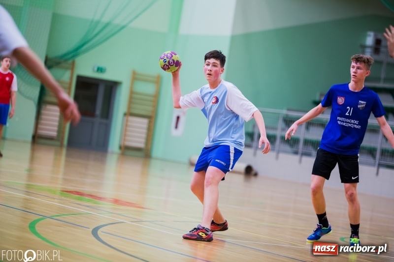 Zdjęcie w galerii na portalu naszraciborz.pl: Finały miejskie w piłce ręcznej szkół podstawowych wiadomości z regionu