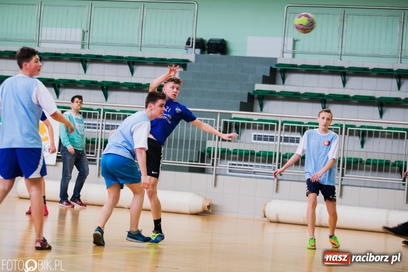Zdjęcie w galerii na portalu naszraciborz.pl: Finały miejskie w piłce ręcznej szkół podstawowych wiadomości z regionu