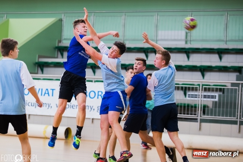 Zdjęcie w galerii na portalu naszraciborz.pl: Finały miejskie w piłce ręcznej szkół podstawowych wiadomości z regionu