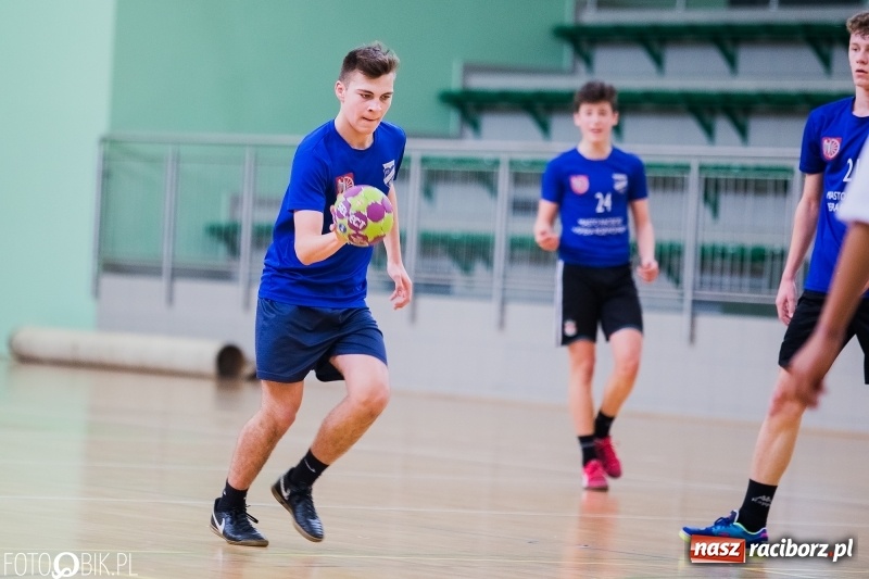 Zdjęcie w galerii na portalu naszraciborz.pl: Finały miejskie w piłce ręcznej szkół podstawowych wiadomości z regionu
