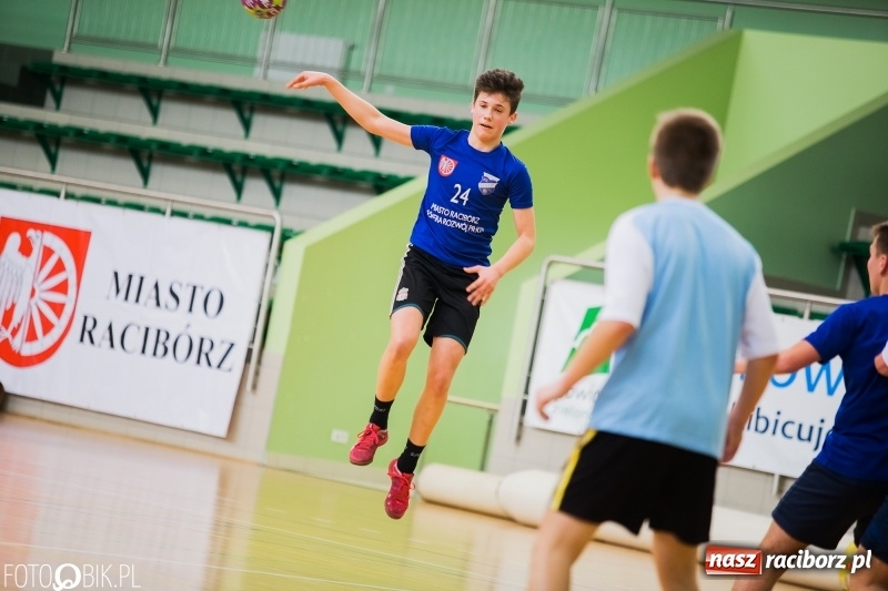 Zdjęcie w galerii na portalu naszraciborz.pl: Finały miejskie w piłce ręcznej szkół podstawowych wiadomości z regionu