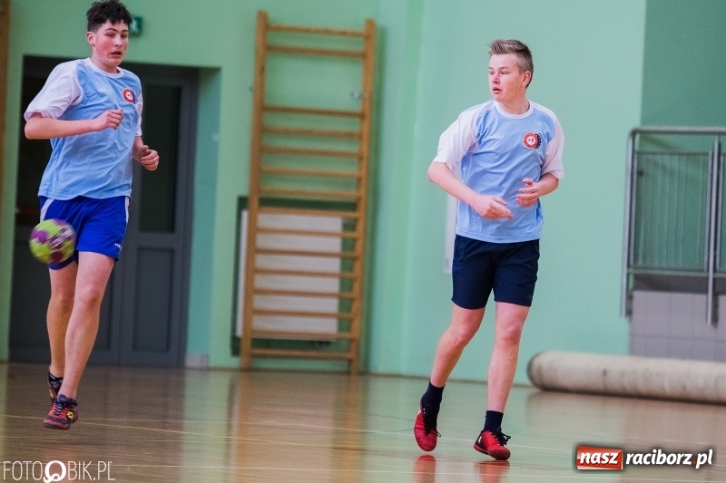 Zdjęcie w galerii na portalu naszraciborz.pl: Finały miejskie w piłce ręcznej szkół podstawowych wiadomości z regionu