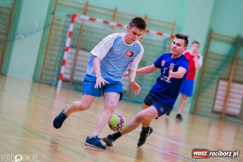 Zdjęcie w galerii na portalu naszraciborz.pl: Finały miejskie w piłce ręcznej szkół podstawowych wiadomości z regionu