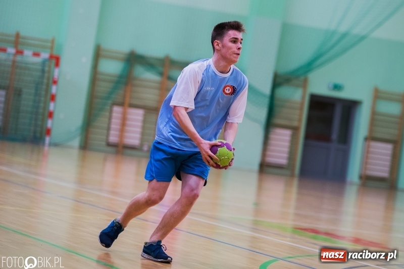 Zdjęcie w galerii na portalu naszraciborz.pl: Finały miejskie w piłce ręcznej szkół podstawowych wiadomości z regionu