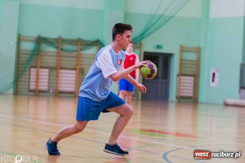 Zdjęcie w galerii na portalu naszraciborz.pl: Finały miejskie w piłce ręcznej szkół podstawowych wiadomości z regionu