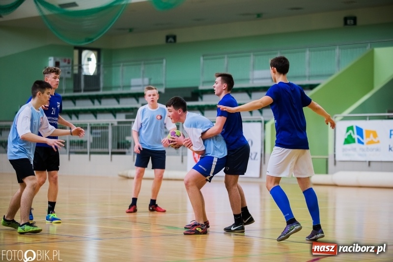 Zdjęcie w galerii na portalu naszraciborz.pl: Finały miejskie w piłce ręcznej szkół podstawowych wiadomości z regionu