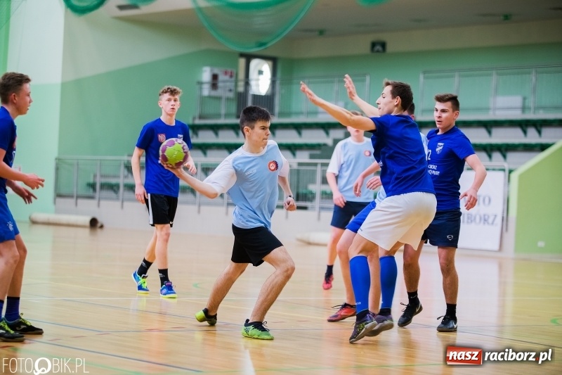 Zdjęcie w galerii na portalu naszraciborz.pl: Finały miejskie w piłce ręcznej szkół podstawowych wiadomości z regionu