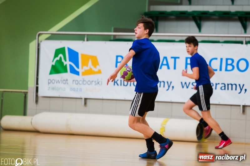 Zdjęcie w galerii na portalu naszraciborz.pl: Finały miejskie w piłce ręcznej szkół podstawowych wiadomości z regionu