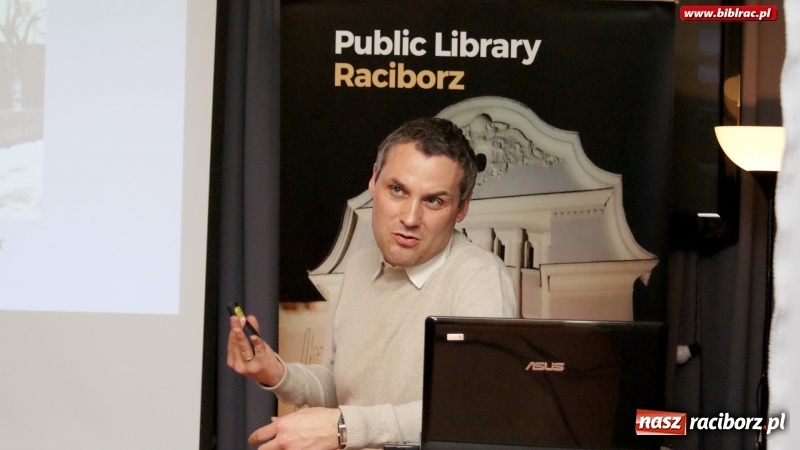 Zdjęcie w galerii na portalu naszraciborz.pl: Więcej niż komunistyczna hagiografia – wykład dr. Janusza Mokrosza w bibliotece wiadomości z regionu