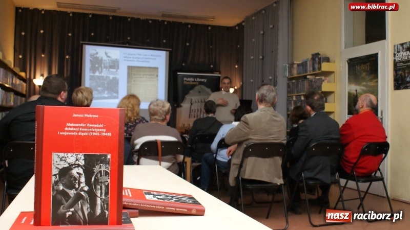 Zdjęcie w galerii na portalu naszraciborz.pl: Więcej niż komunistyczna hagiografia – wykład dr. Janusza Mokrosza w bibliotece wiadomości z regionu
